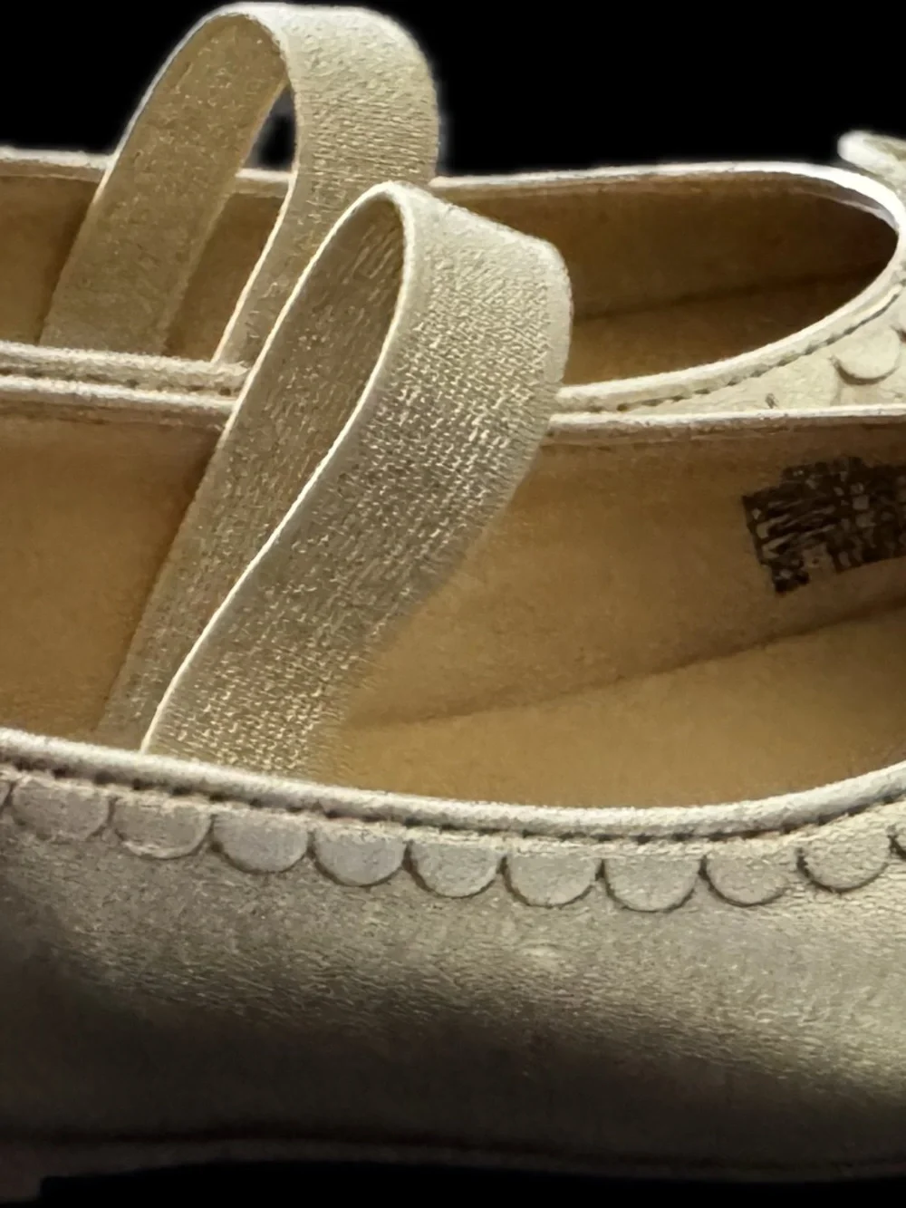 Girls Mini Boden gold dress flats